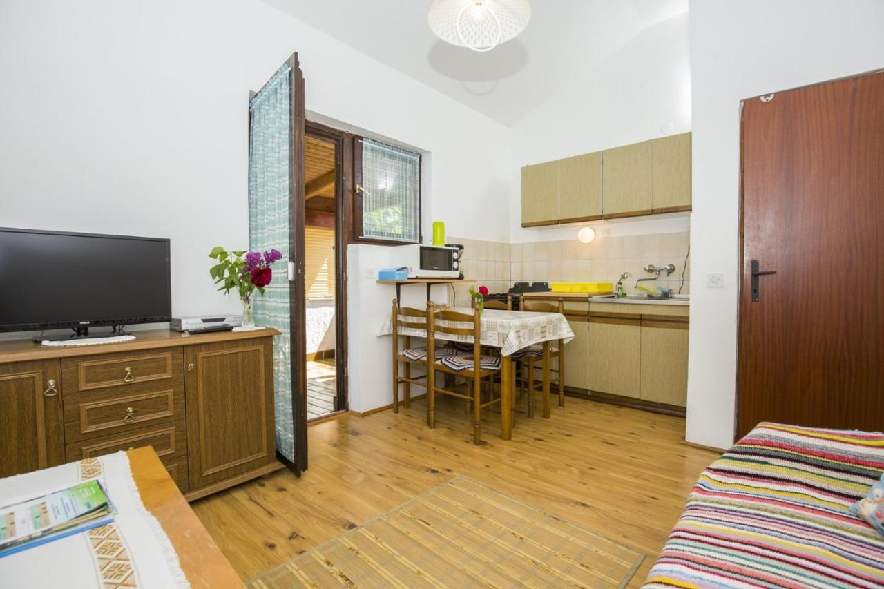 Apartment Vili Пинезичи Экстерьер фото