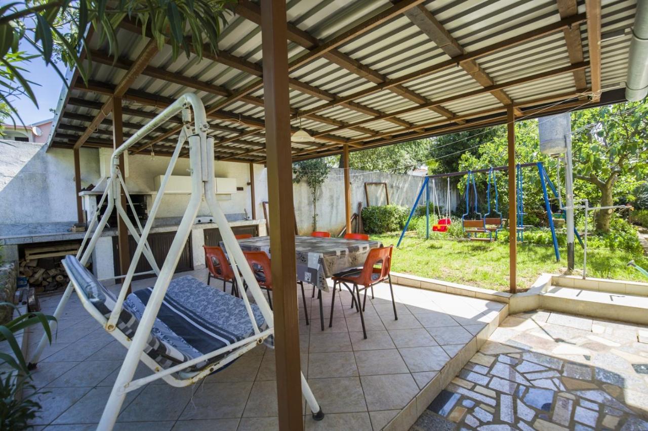 Apartment Vili Пинезичи Экстерьер фото